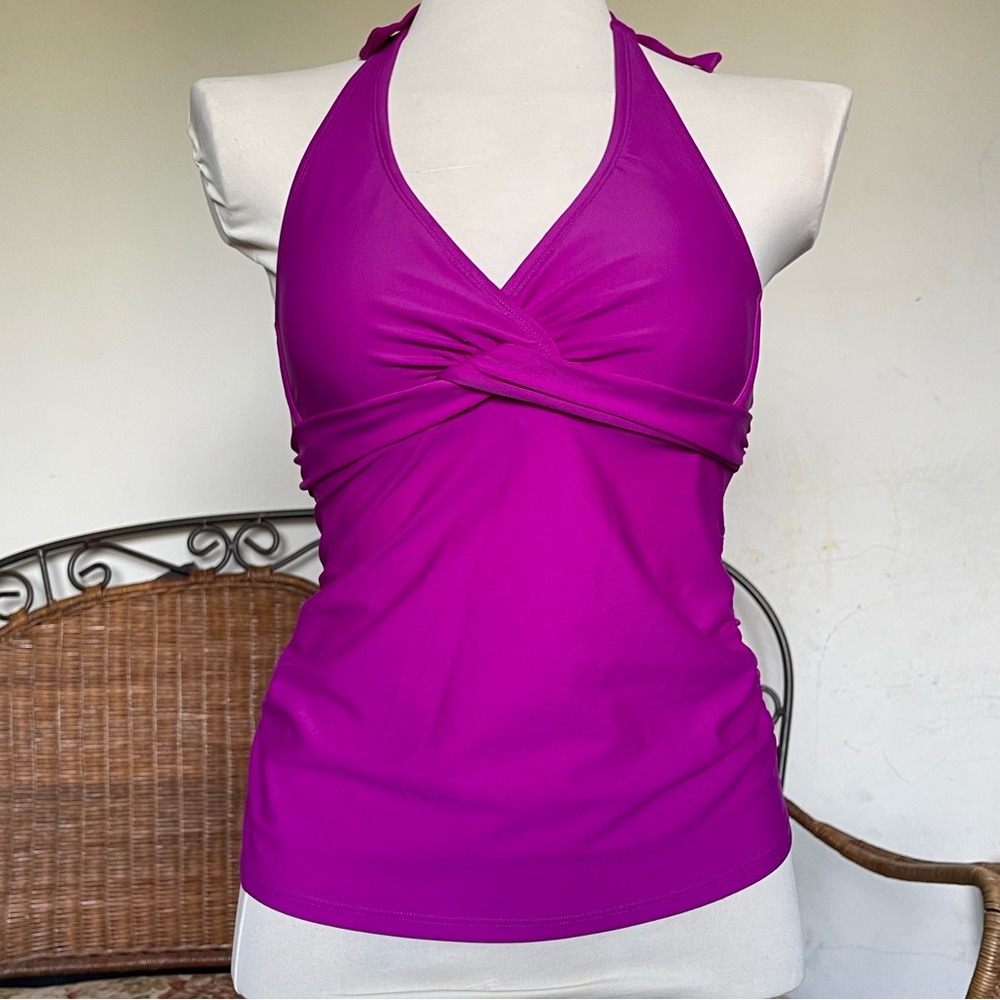 Athleta Bikini top, tankini in fuchsia/neon pink. Size 34 b/c